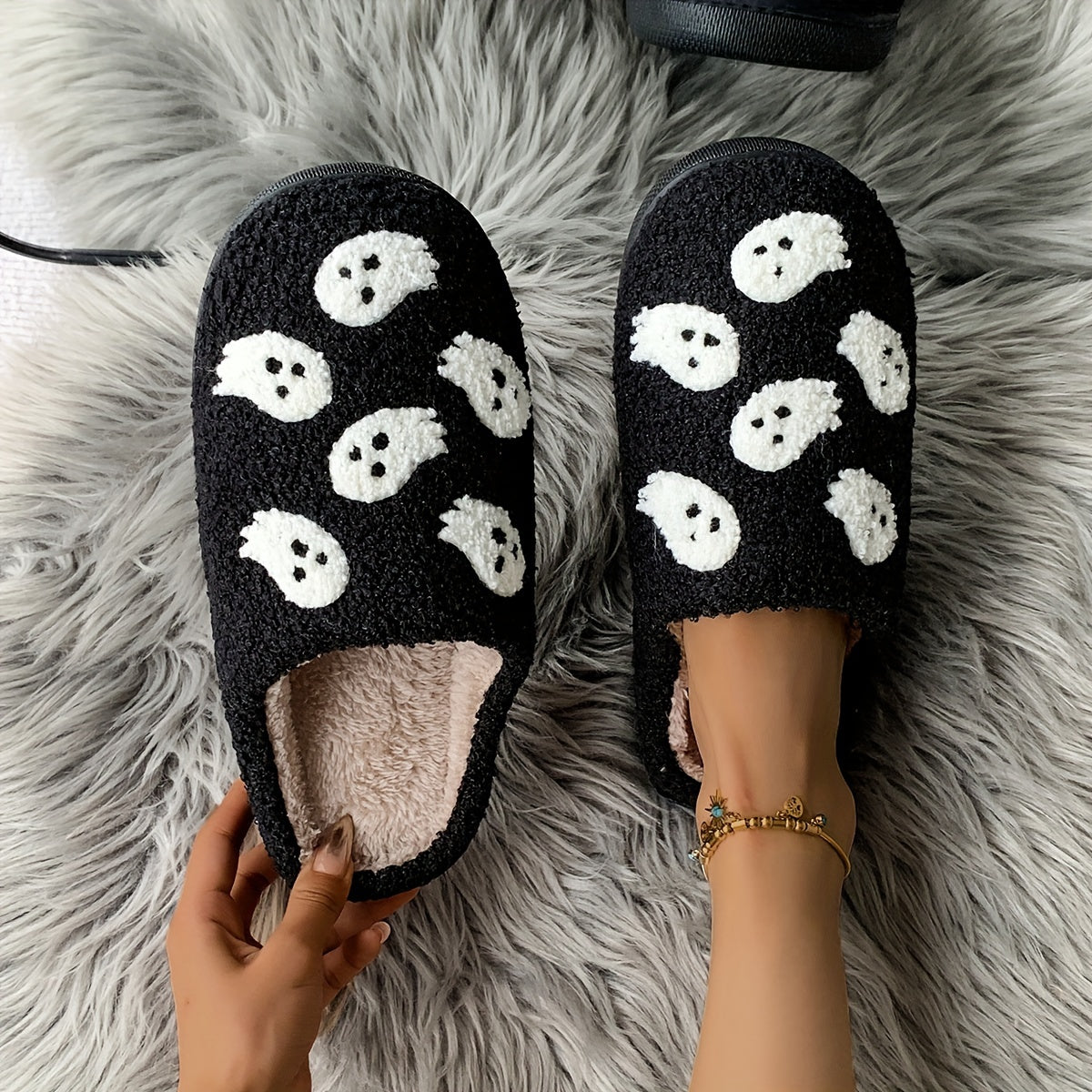 Halloween Ghost Pattern Slippers, Casual Slip On Plush Lined Shoes, Comfortable Indoor Home Slippers Suitable for winter