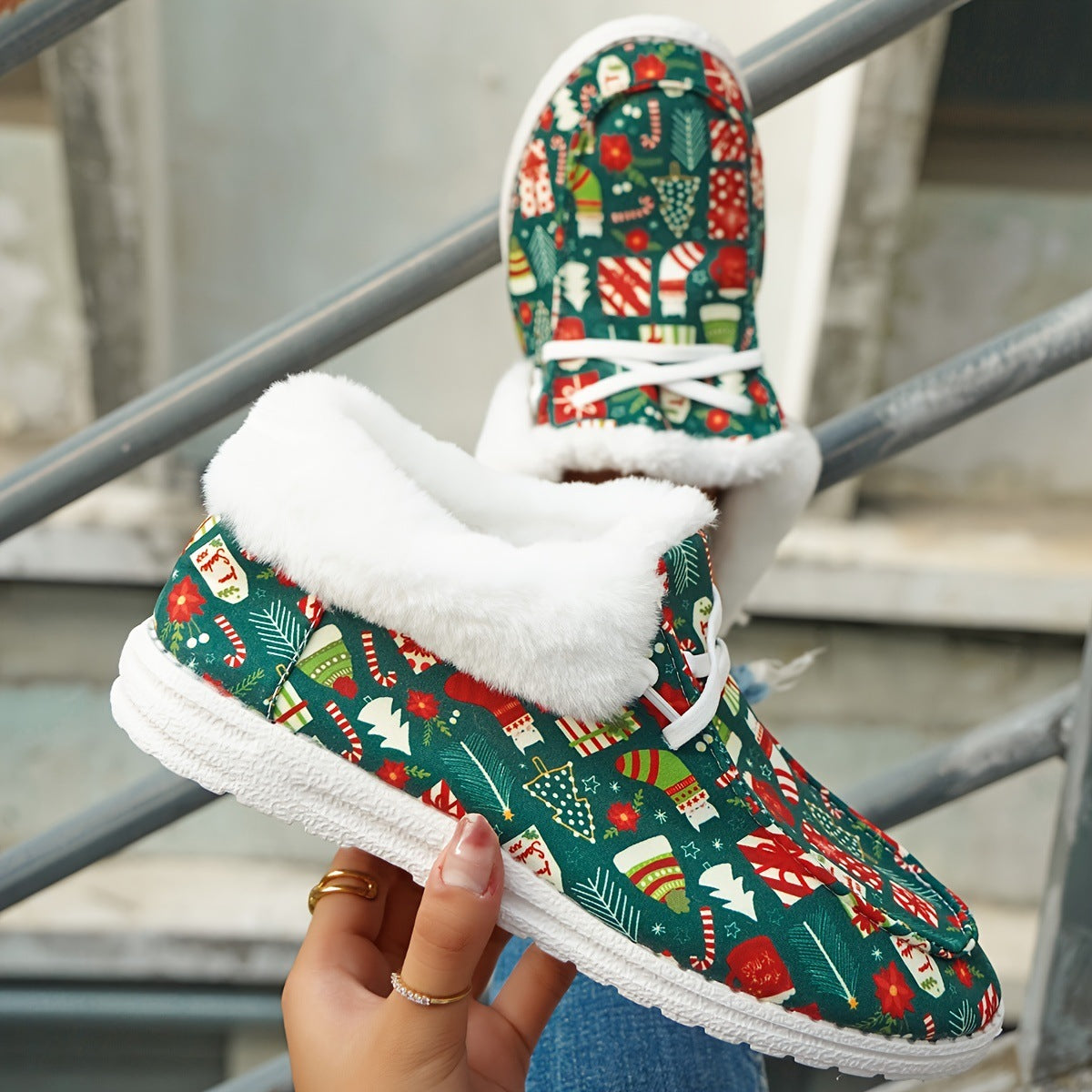 ZllKl Cross-Border New Arrival Santa Claus Pattern Canvas Shoes, Christmas Style Plush Lining Loafers, Warm in Winter