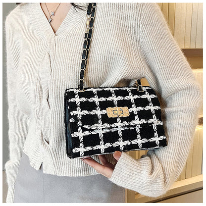 ZllKl  Spring and Autumn New Classic Style Woolen Bag Women's Fashion Trendy Chain Bag Textured Shoulder Crossbody Small Square Bag