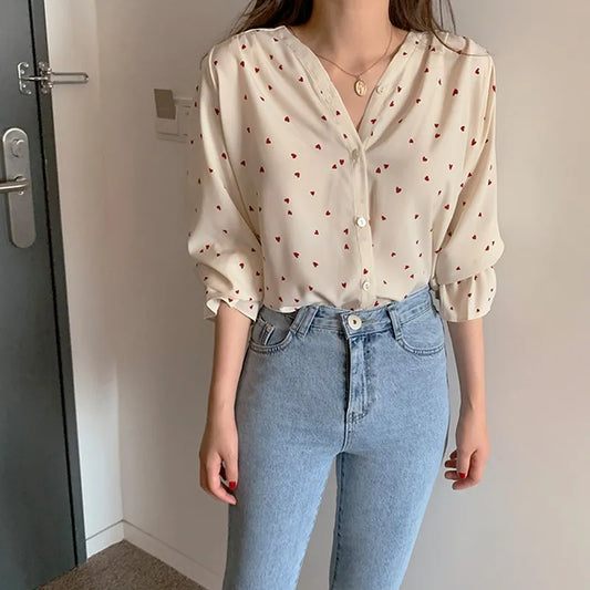 Spring And Autumn Fashion V-neck Love Print Shirt Sweet Fashion Long Sleeve Loose Petal Sleeve Blouse