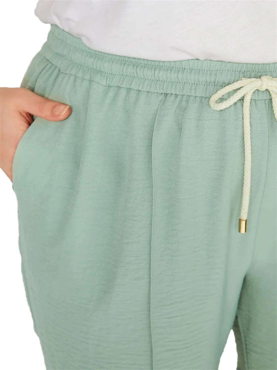 Plus Size Summer Drawstring Waist Casual Shorts Women Light Green Loose Elastic Waist Pocket Sides Workout Shorts Large Size 6XL